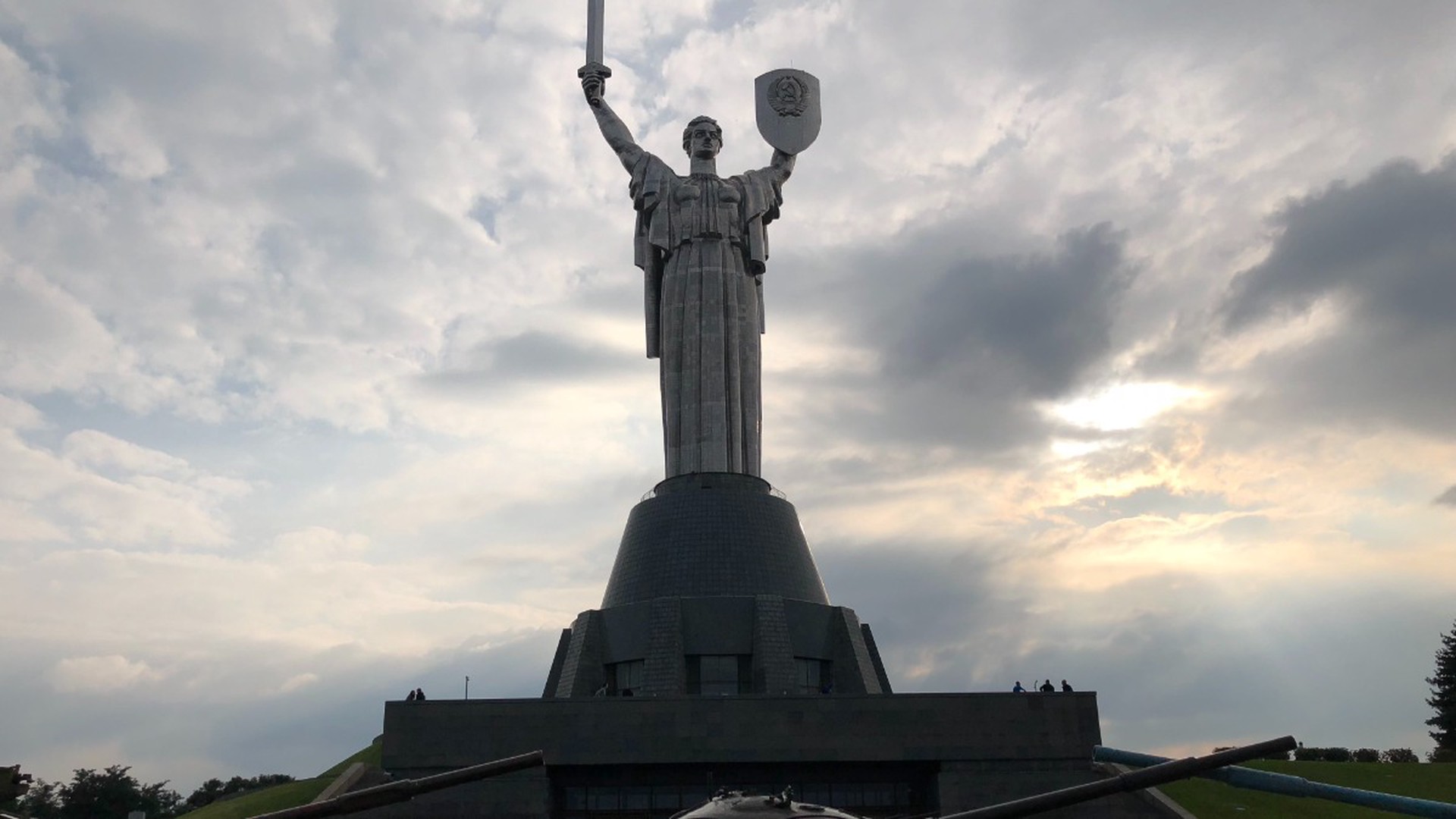 Монумент «Родина-мать» в Киеве переименуют в «Украину-мать»