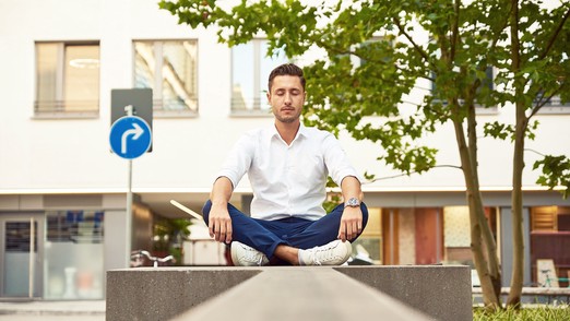 Доступный дзен: как медитация избавляет от тревожности и продлевает молодость мозга
