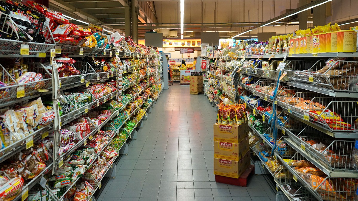 Финансист: Повышение ключевой ставки до 15% стабилизирует цены на продукты