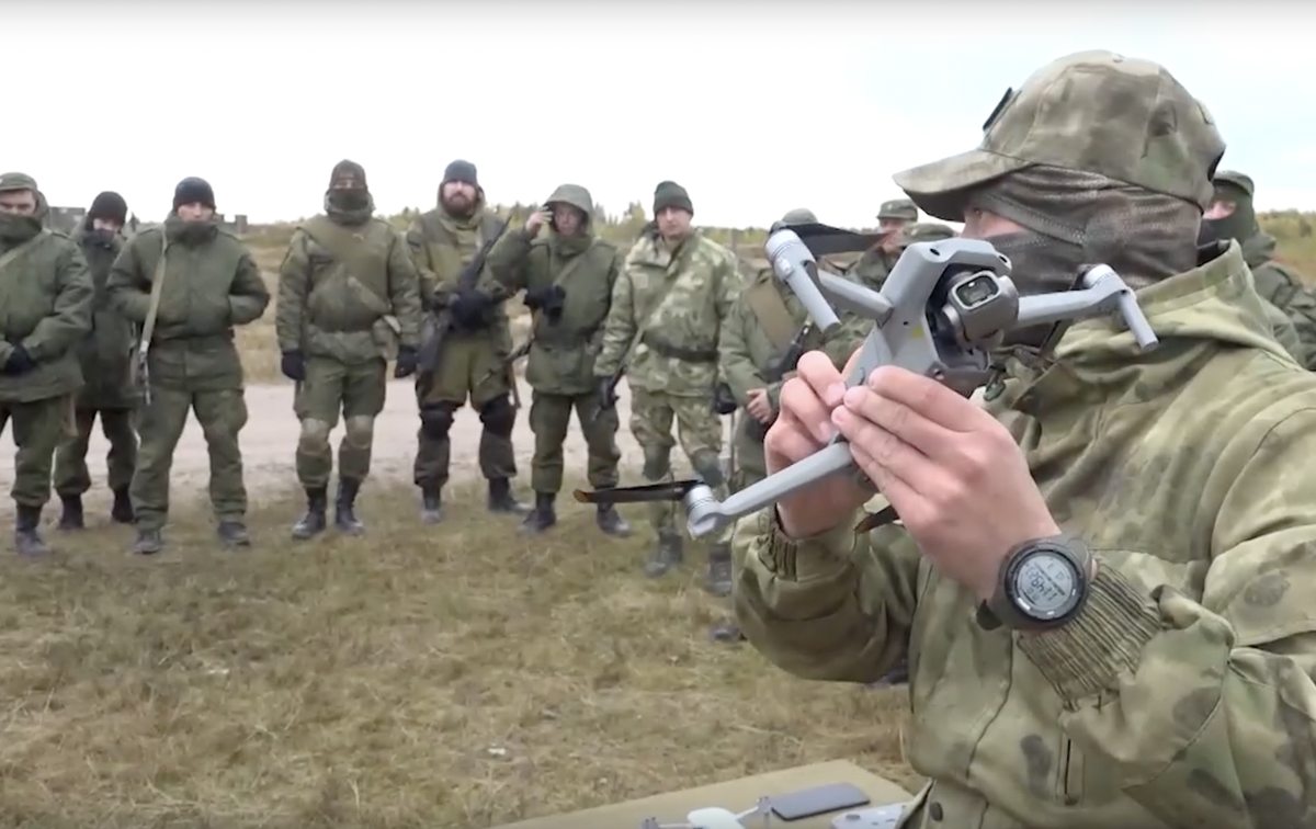 В России научились превращать FPV-дроны в воздушные самонаводящиеся торпеды