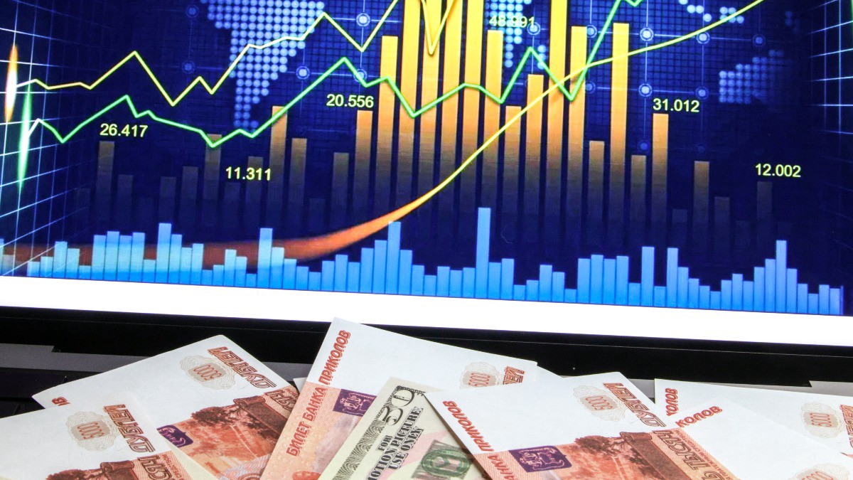 Что будет с курсом рубля, ценой на нефть и фондовым рынком в 2023 году
