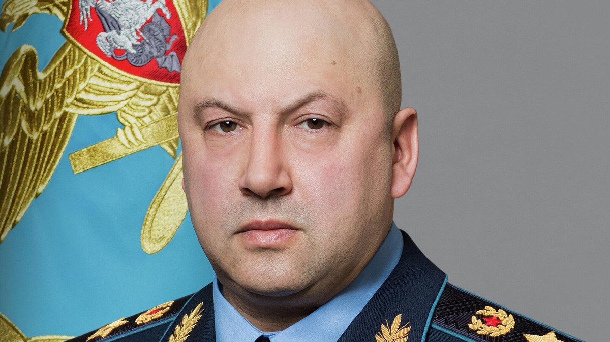 СБУ объявила в розыск командующего отрядами ВС РФ в зоне спецоперации генерала Суровикина