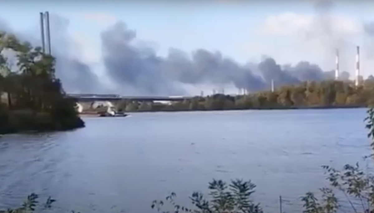Депутат Рады Бужанский: в Киеве прогремело не менее восьми мощных взрывов