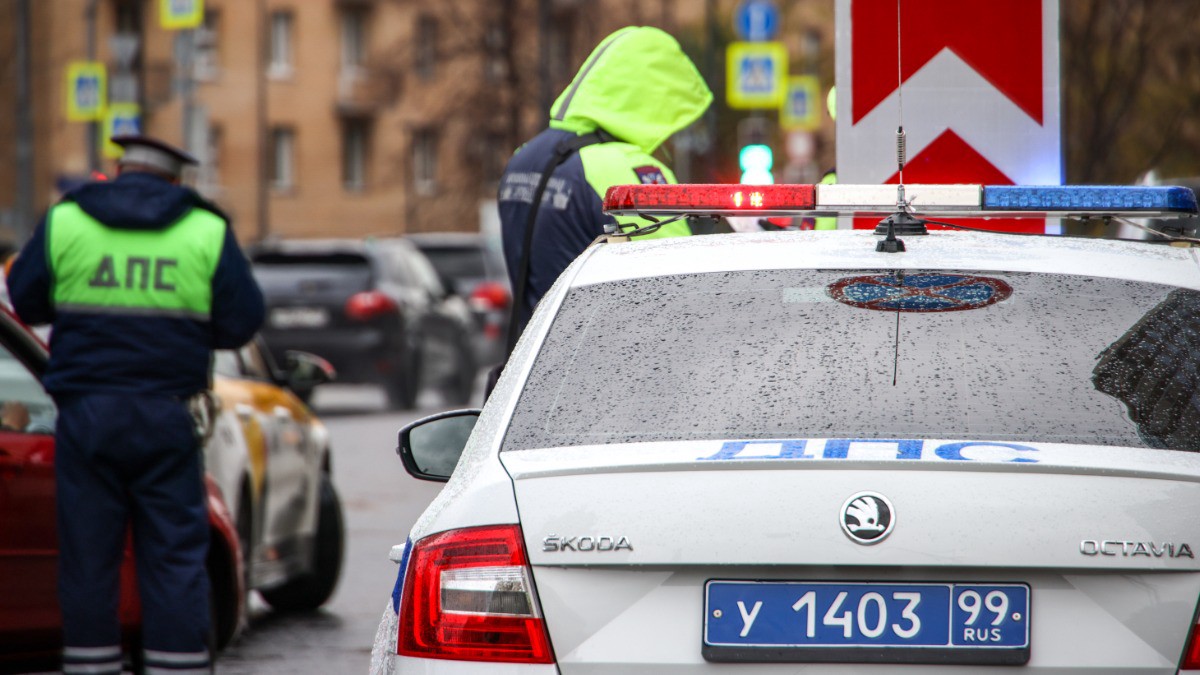 На МКАД два автомобиля попали в аварию