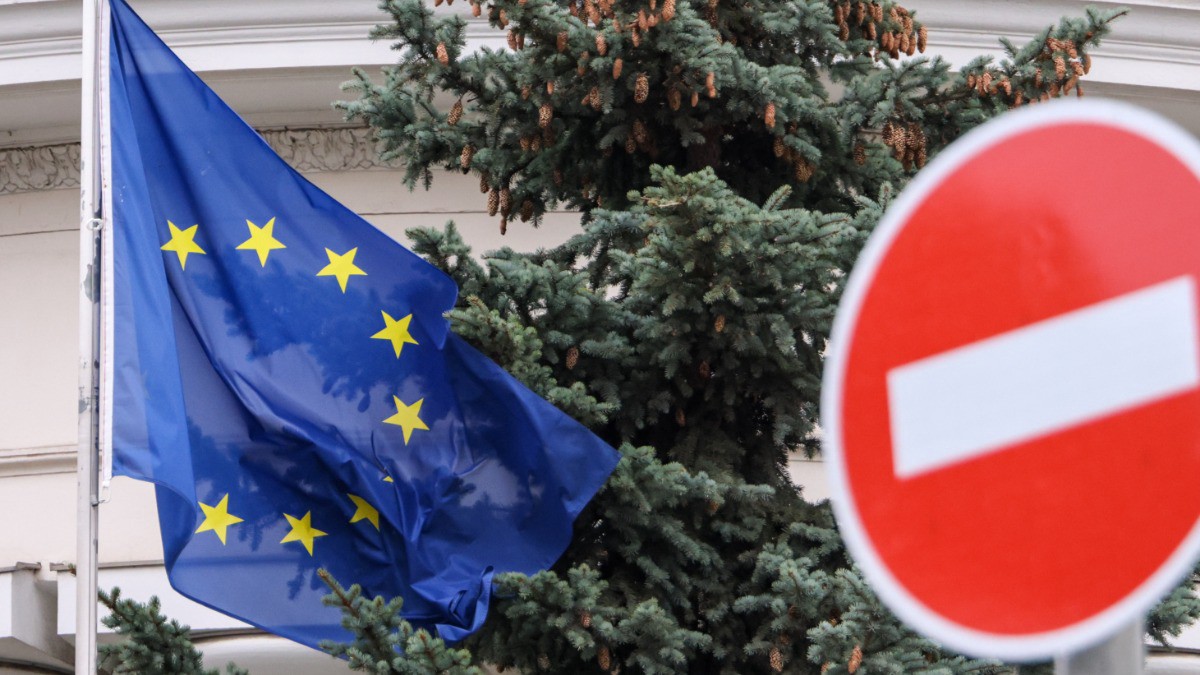 Минэкономики ФРГ заявило о подготовке новых пакетов санкций против России