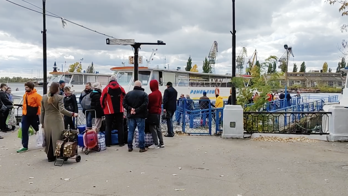 Жителей Херсона призвали немедленно покинуть город