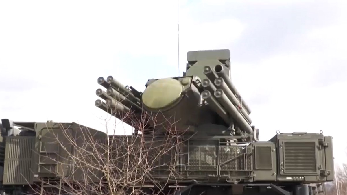 ПВО сбила воздушную цель в небе над Ростовской областью