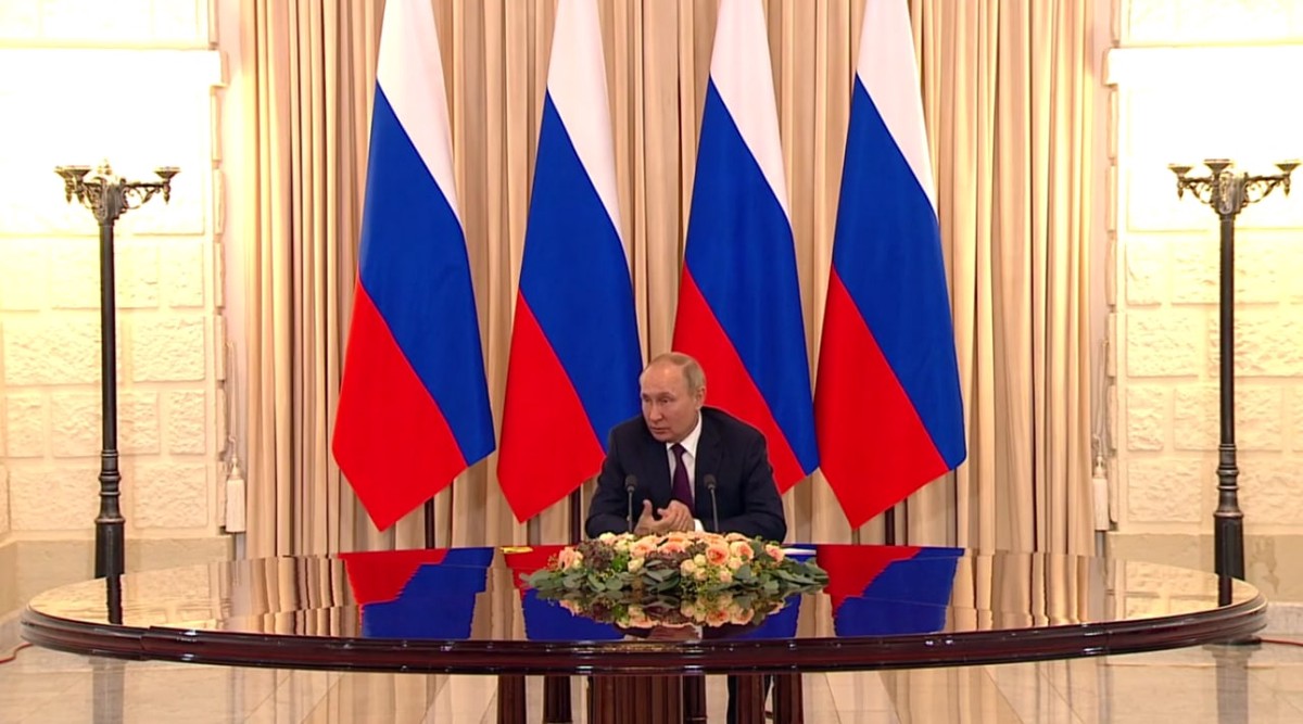 Путин: Россия не прекращает участие в зерновой сделке, а приостанавливает участие
