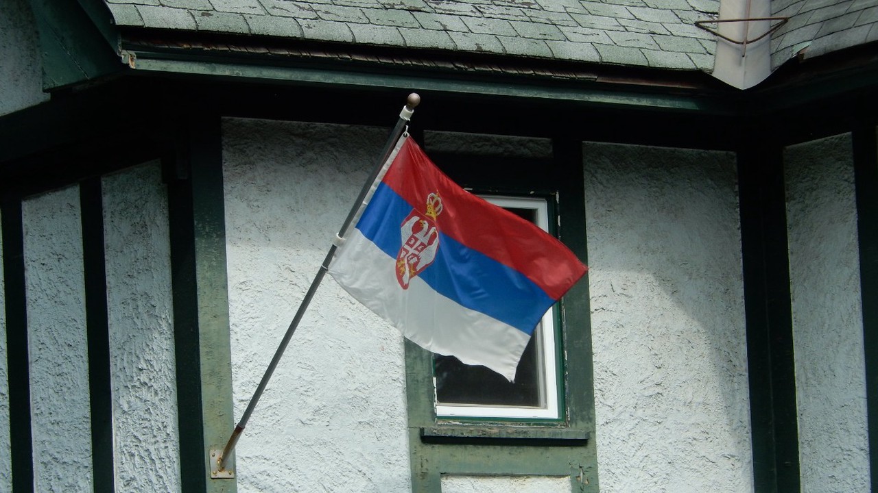 В Сербии задержали мужчину, напавшего на министра культуры