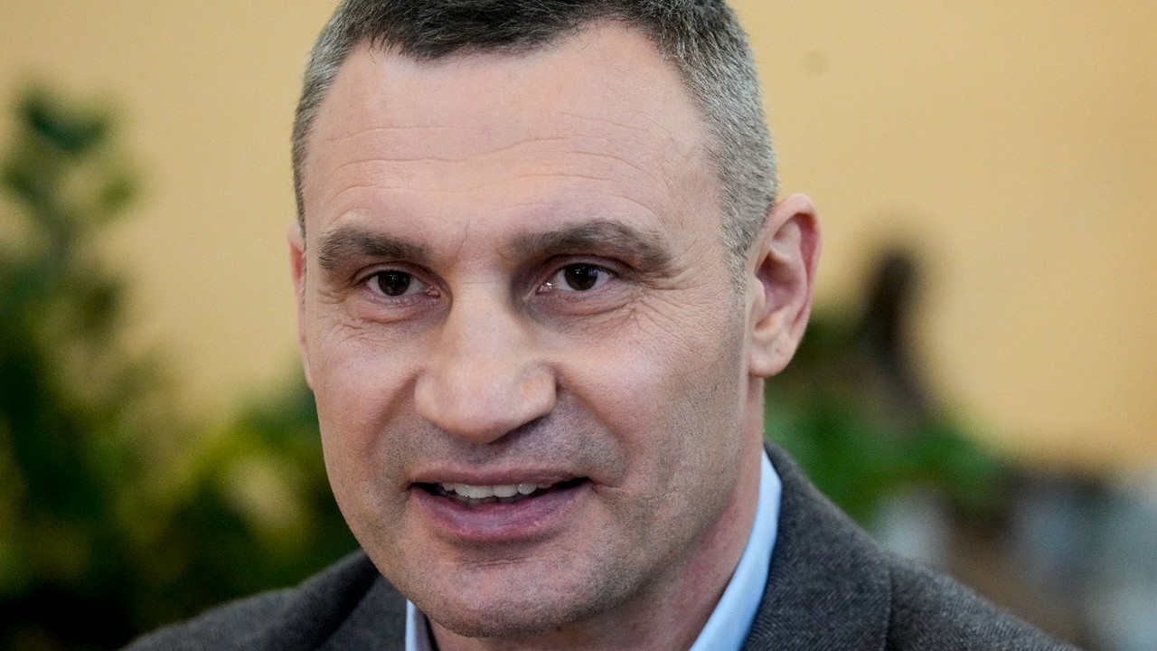 Мэр Киева Виталий Кличко призвал отправлять митингующих на фронт
