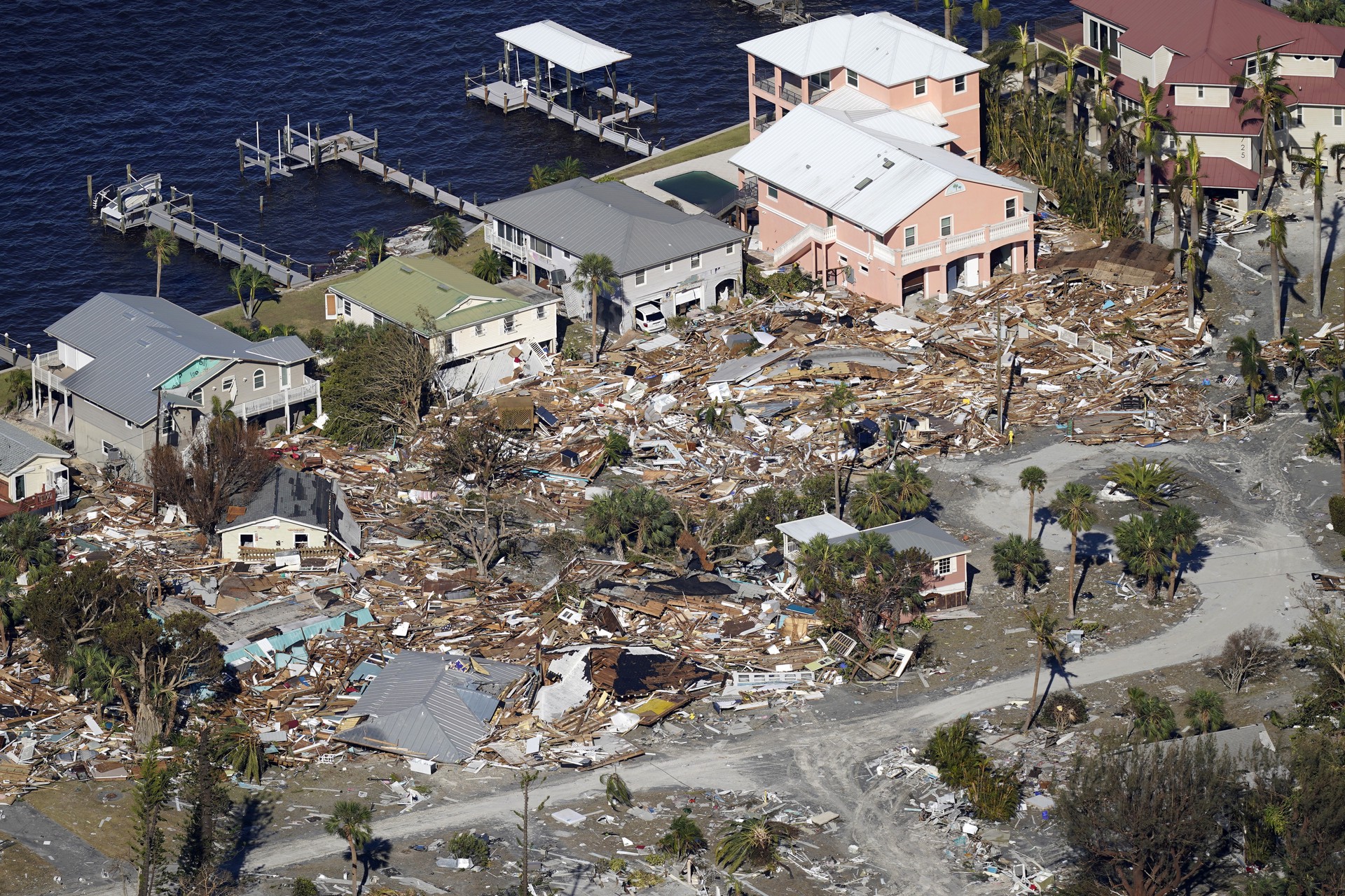 Число жертв урагана «Иэн» в американском штате Флорида увеличилось до 77 человек