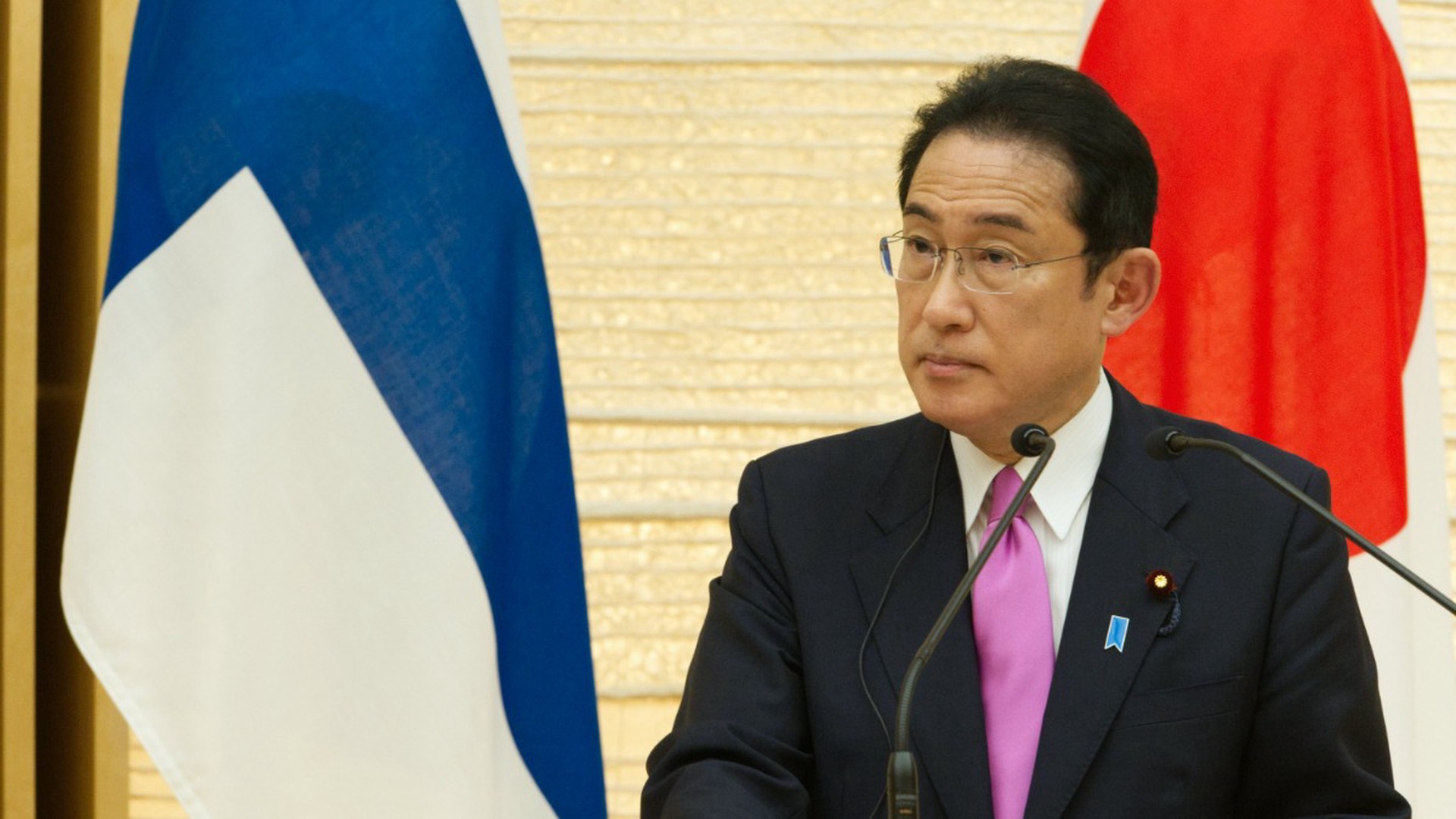 МИД Японии заявил о визите премьер-министра страны Фумио Кисиды в Киев