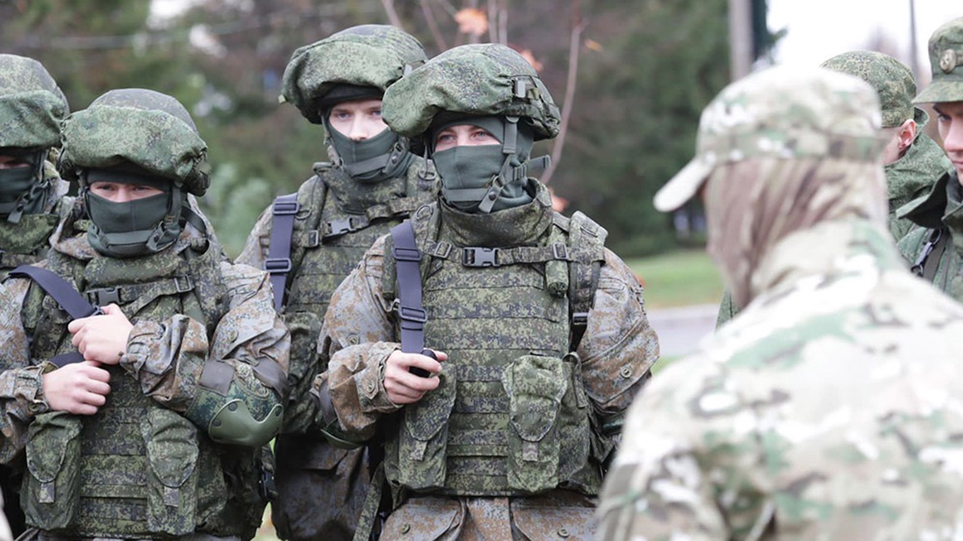 Медведев: в нынешнем году на военную службу поступили 385 тысяч человек