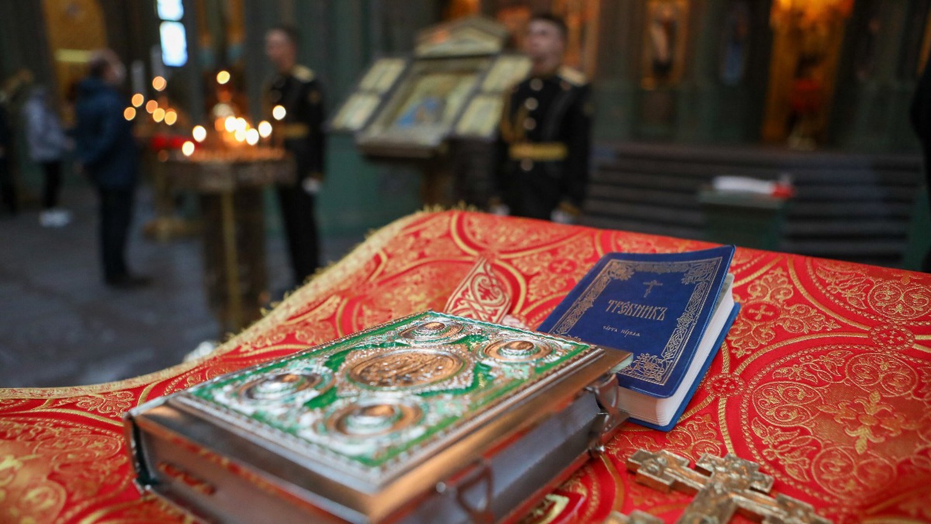 В омском мобилизационном пункте открыли полевую мечеть и православный храм для венчаний