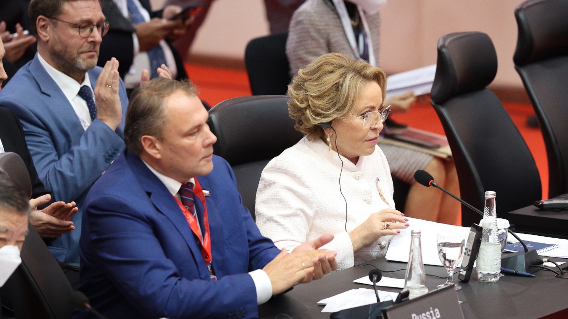Матвиенко предложила парламентариям России и Украины сесть за стол переговоров