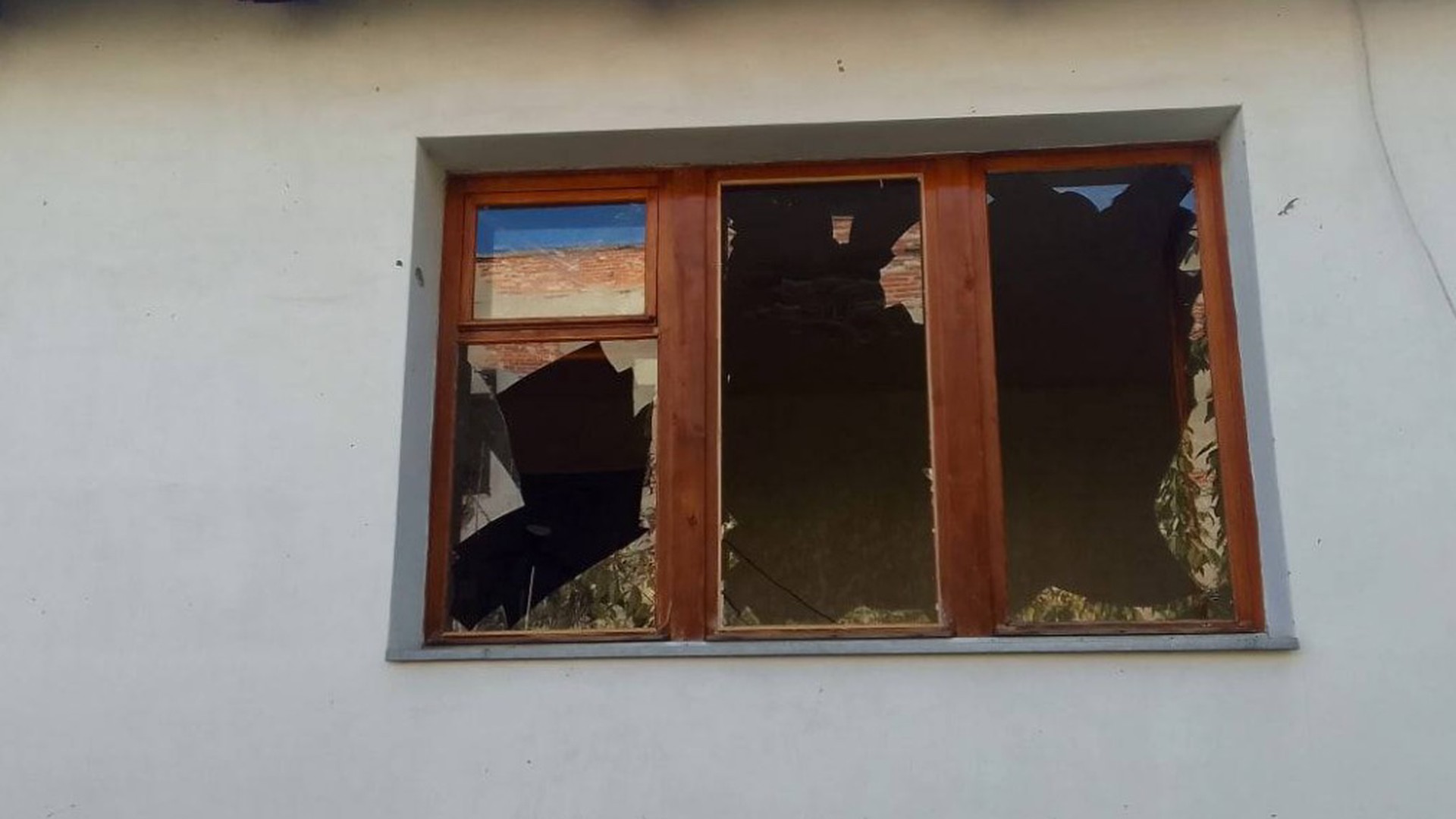 При обстреле Краснодона в ЛНР погибли три человека
