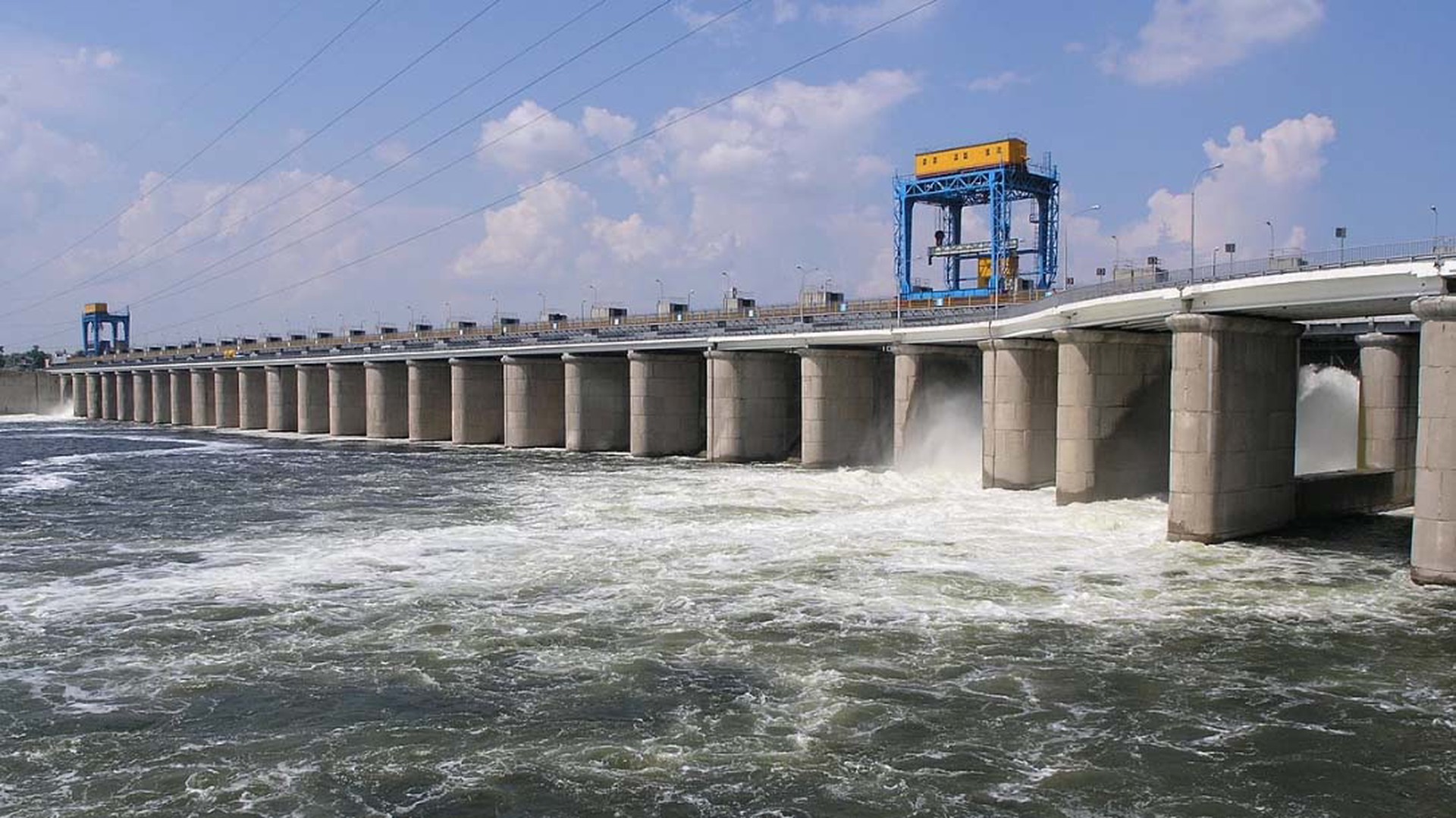 Власти Херсонской области: На ремонт дамбы Каховской ГЭС понадобится два года
