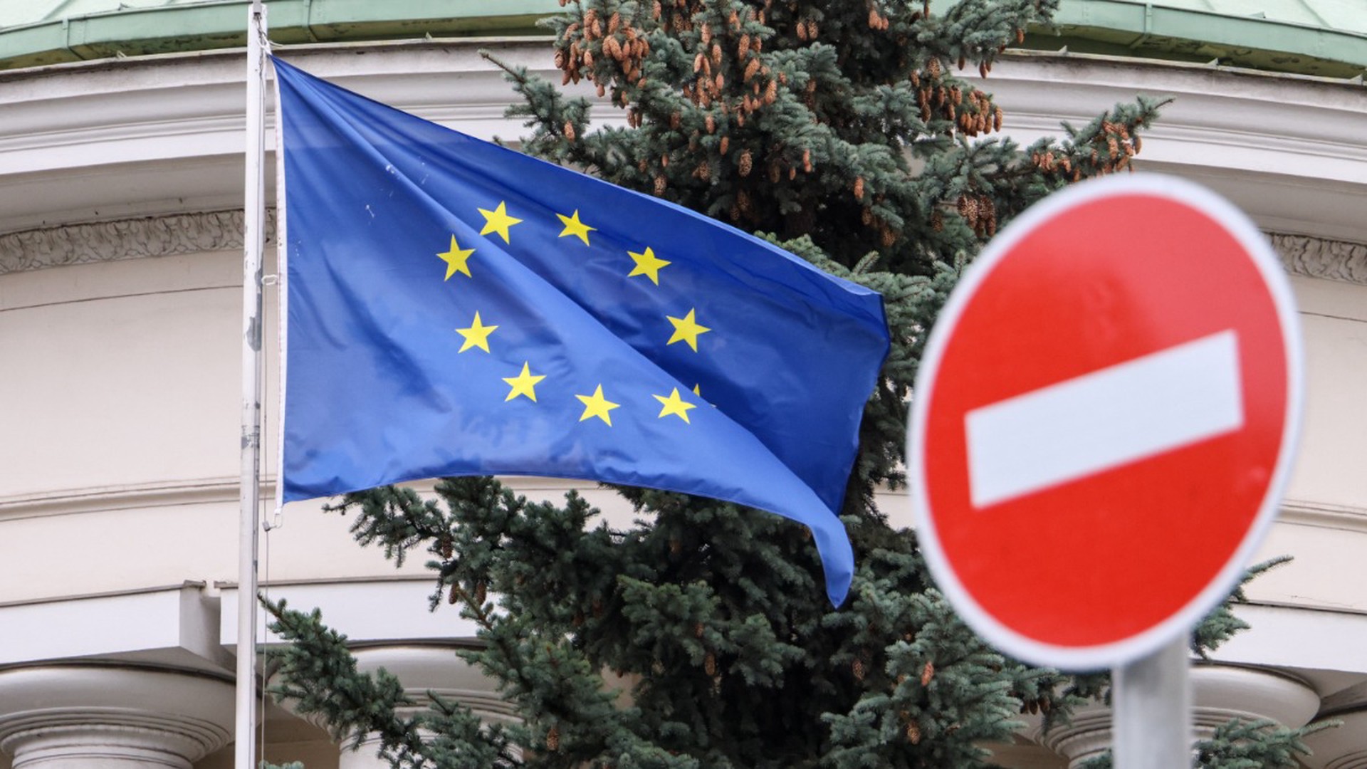 Евросоюз из-за антироссийских санкций потерял почти 1,5 трлн долларов