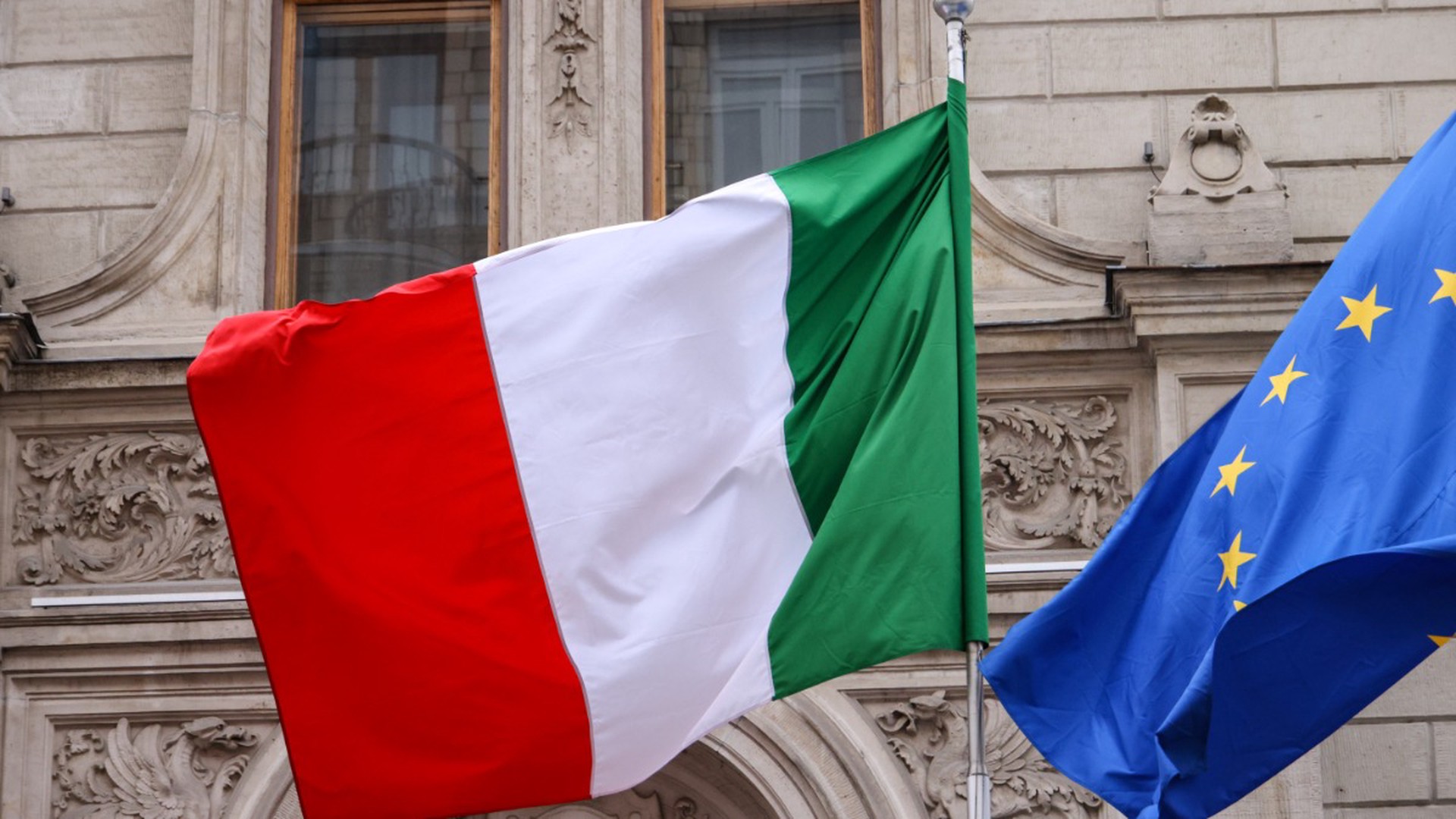 Италия приостановила выдачу «золотых виз» для граждан России и Белоруссии 