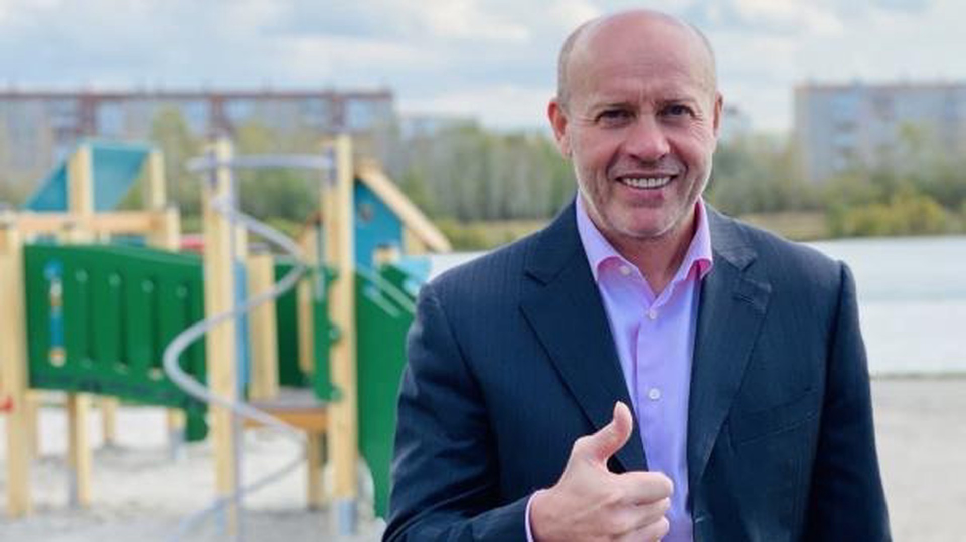 Челябинский депутат отправился на фронт