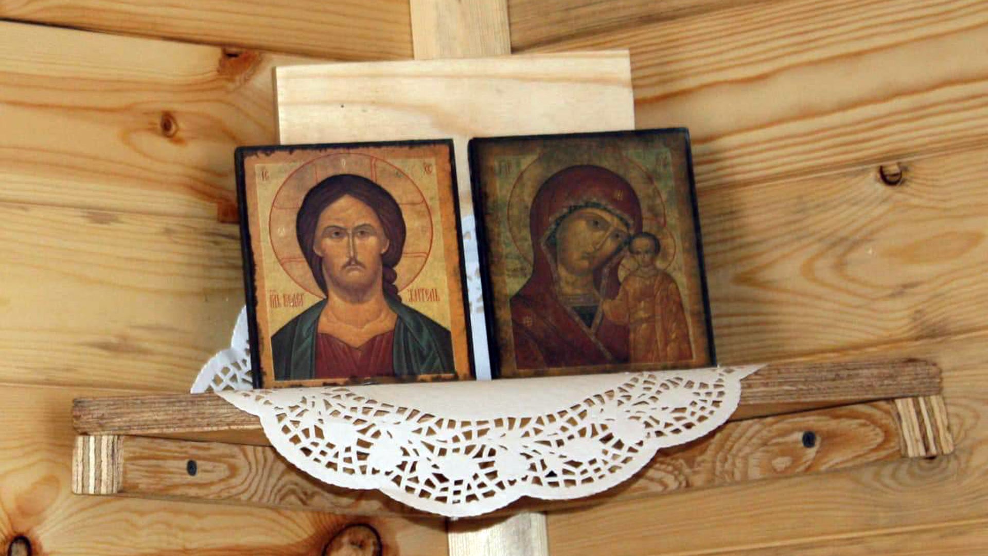 В котловане арбитражного суда Читы нашли две старинные иконы