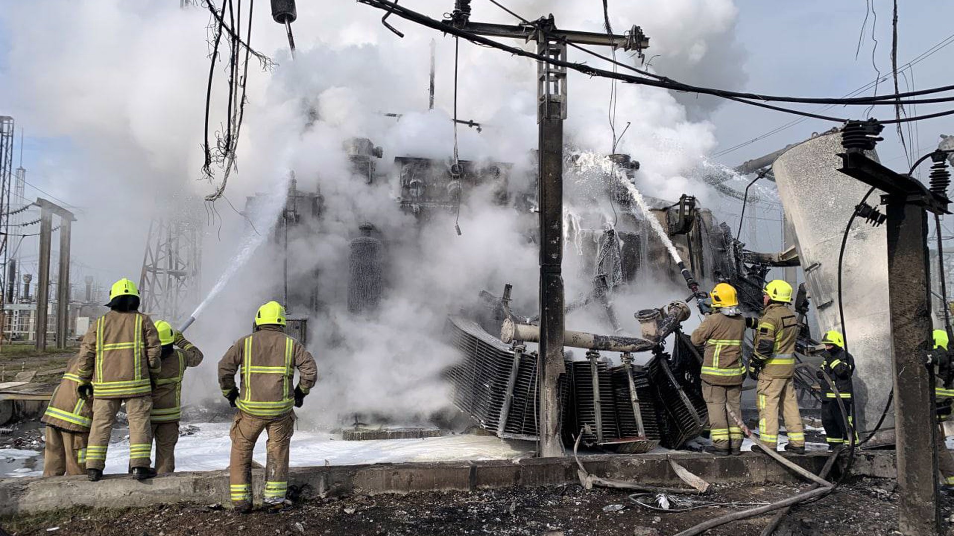 На юге Украины из-за взрывов повреждена ТЭЦ