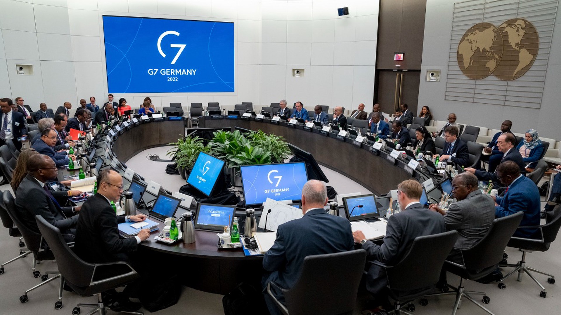 Страны G7 призывают сохранить предельную цену на нефть из РФ на уровне 60 долларов