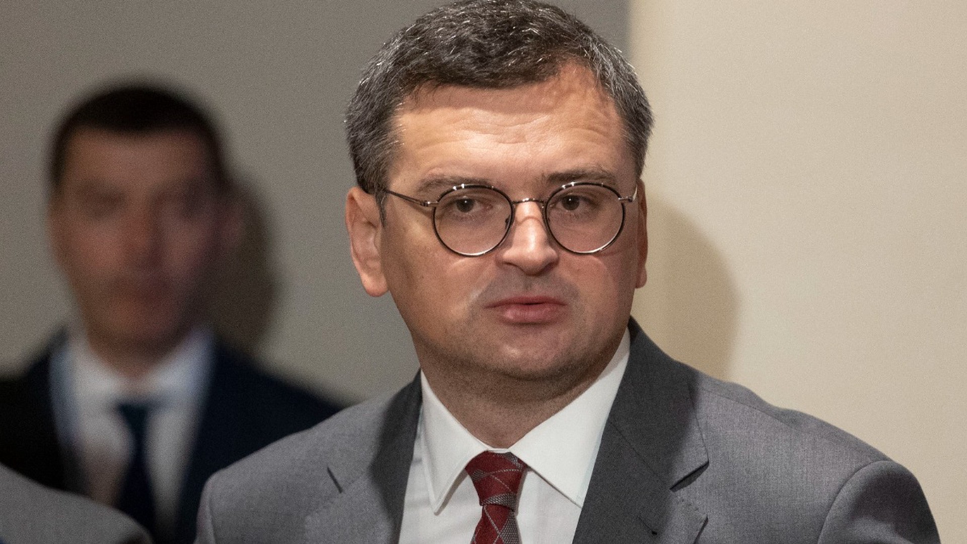 Глава МИД Украины Кулеба заявил о повреждении более половины энергосистемы страны