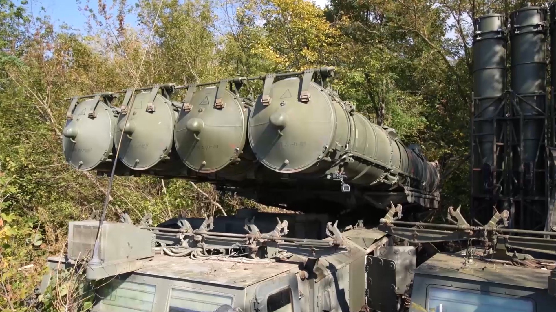 ВС РФ нанесли групповой удар по военным предприятиям в Киеве