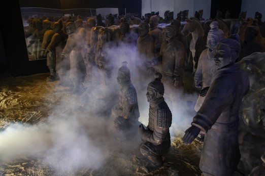 Фото: выставка-реконструкция Терракотовой армии Китая на ВДНХ