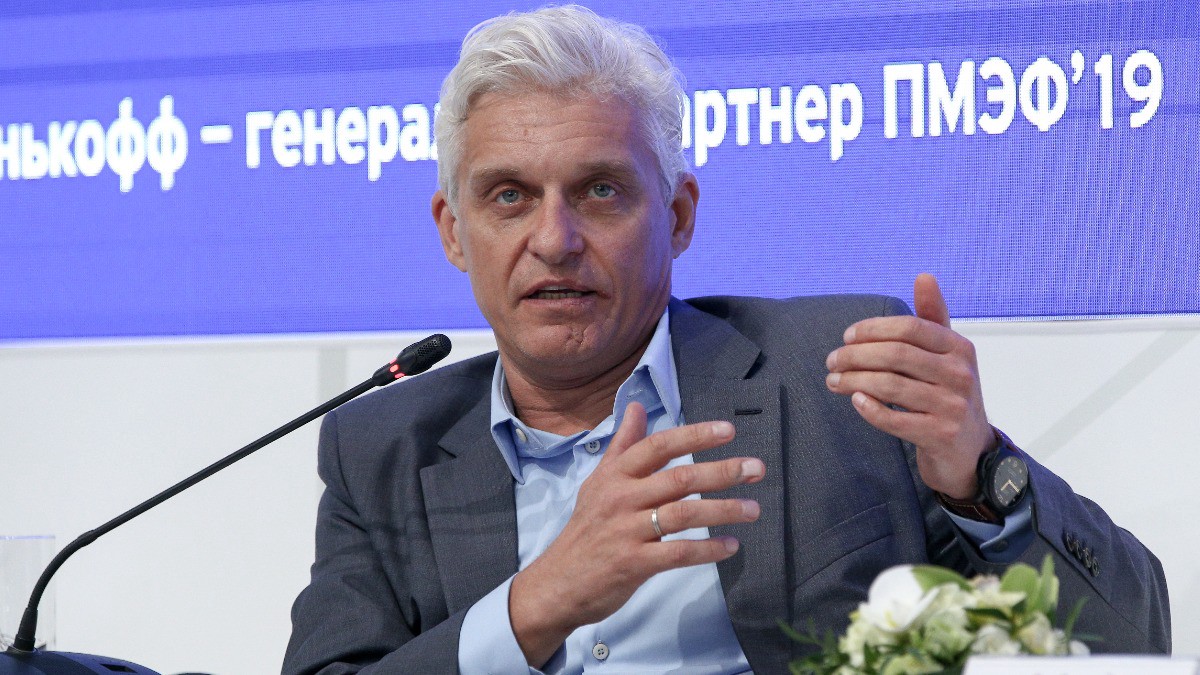 Продажная элита: топ-5 миллиардеров, отказавшихся от российского паспорта
