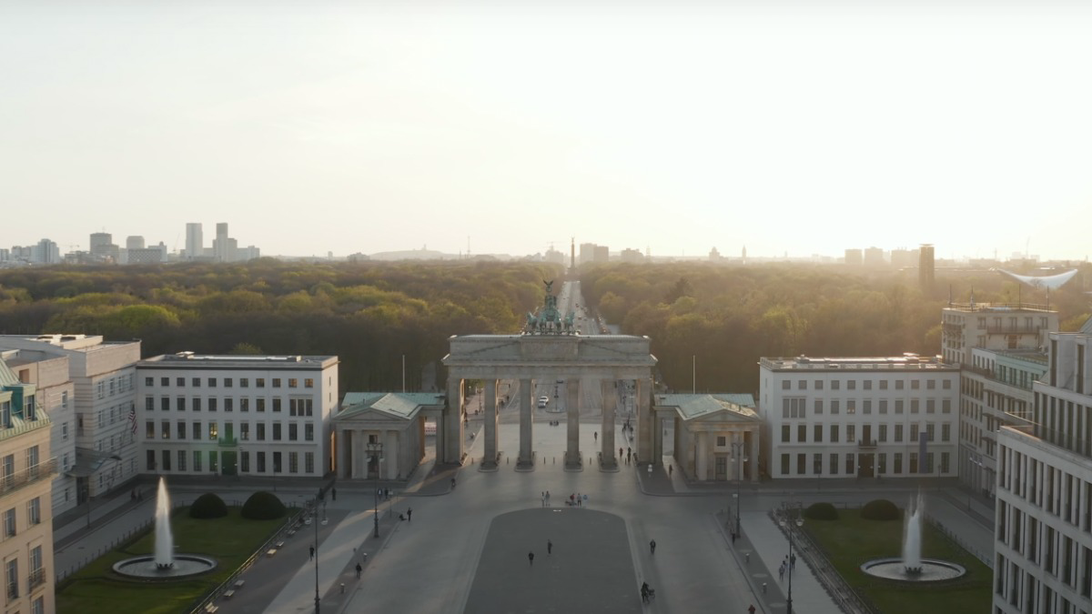 В Берлине отменили запрет на флаги Украины 9 мая, но оставили для флагов России и СССР