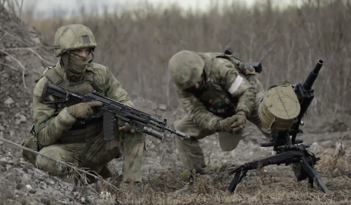В Донбассе наградили бойцов ВДВ