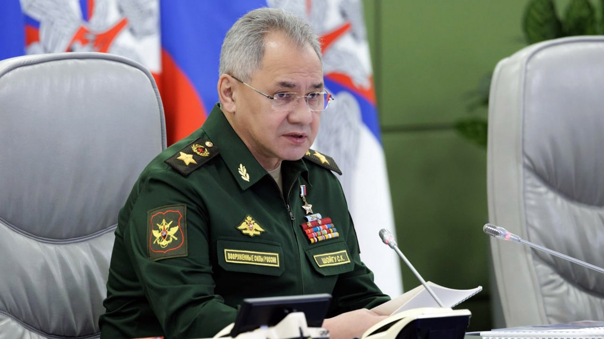 Шойгу поздравил военных медиков с профессиональным праздником
