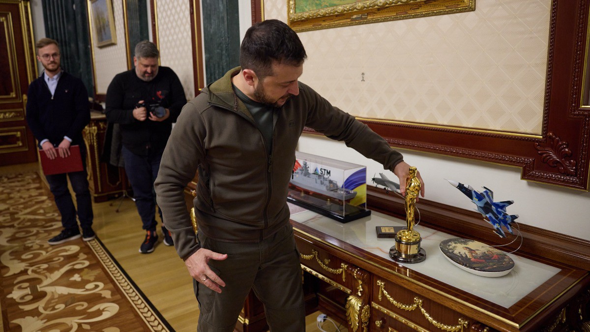 Звериный «Оскар» капитализма: за что Зеленскому дали чужую статуэтку