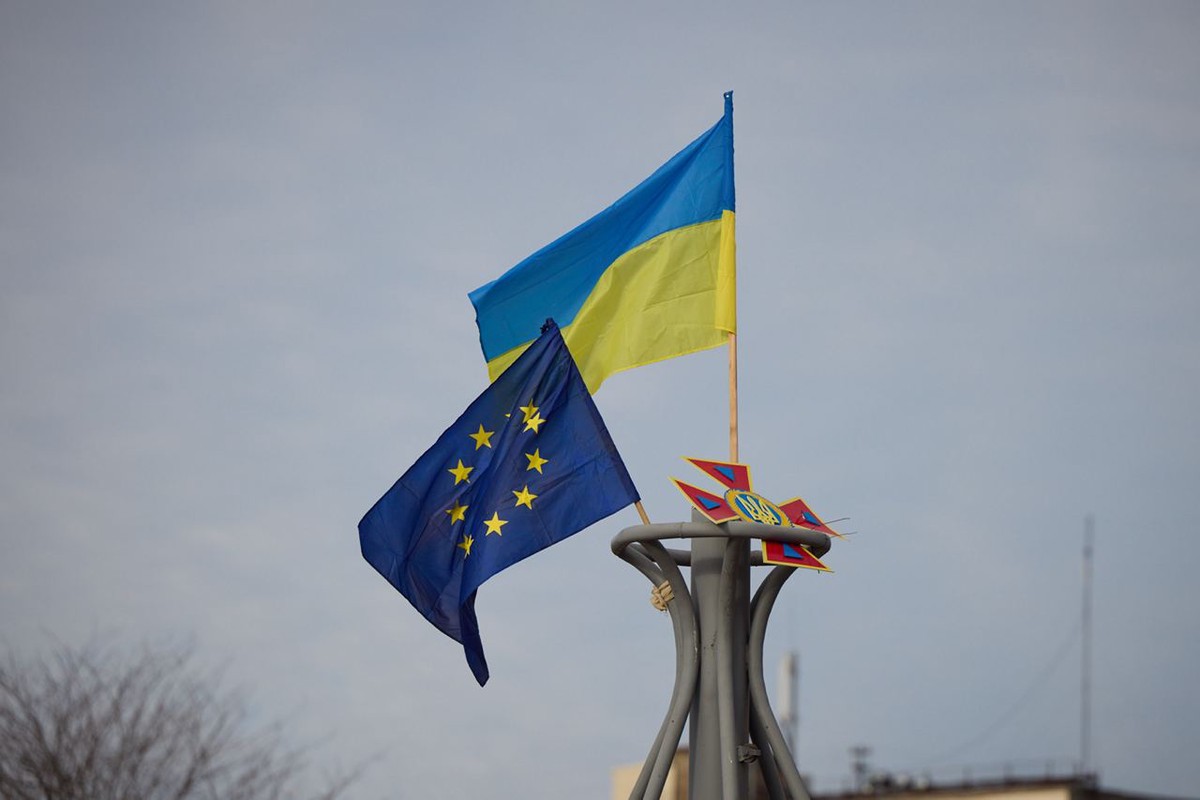 Подполье Херсона: Украинские чиновники вывозят из города имущество и архивы