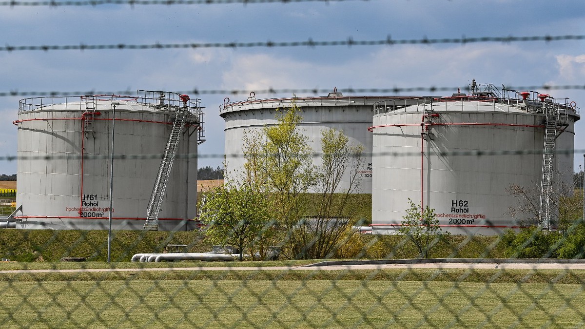 Глава МИД Венгрии Сийярто: прокачка нефти по «Дружбе» остановлена из-за повреждения трансформаторной станции