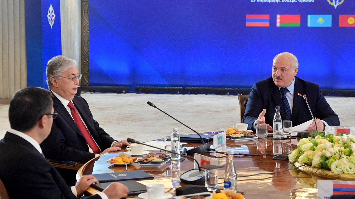 Лукашенко: Если рухнет Россия, страны ОДКБ окажутся под обломками