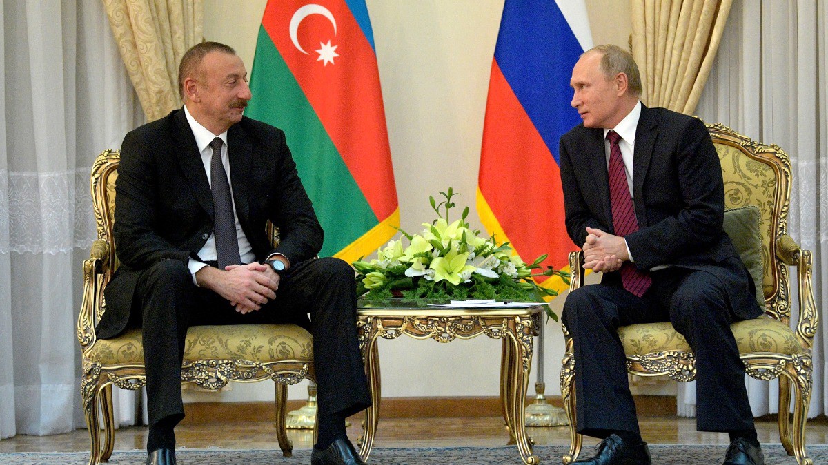 Путин поздравил Алиева с Днём независимости Азербайджана