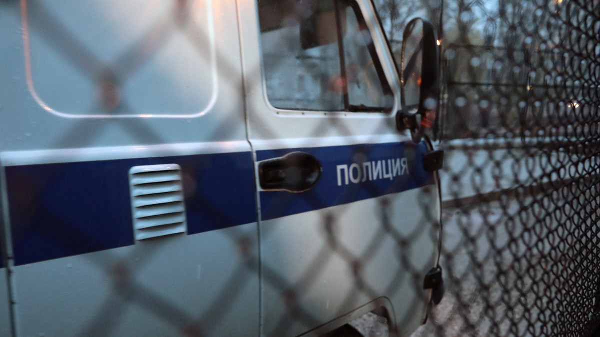 В Крыму вандал из-за депрессии исписал непристойными словами стены домов 