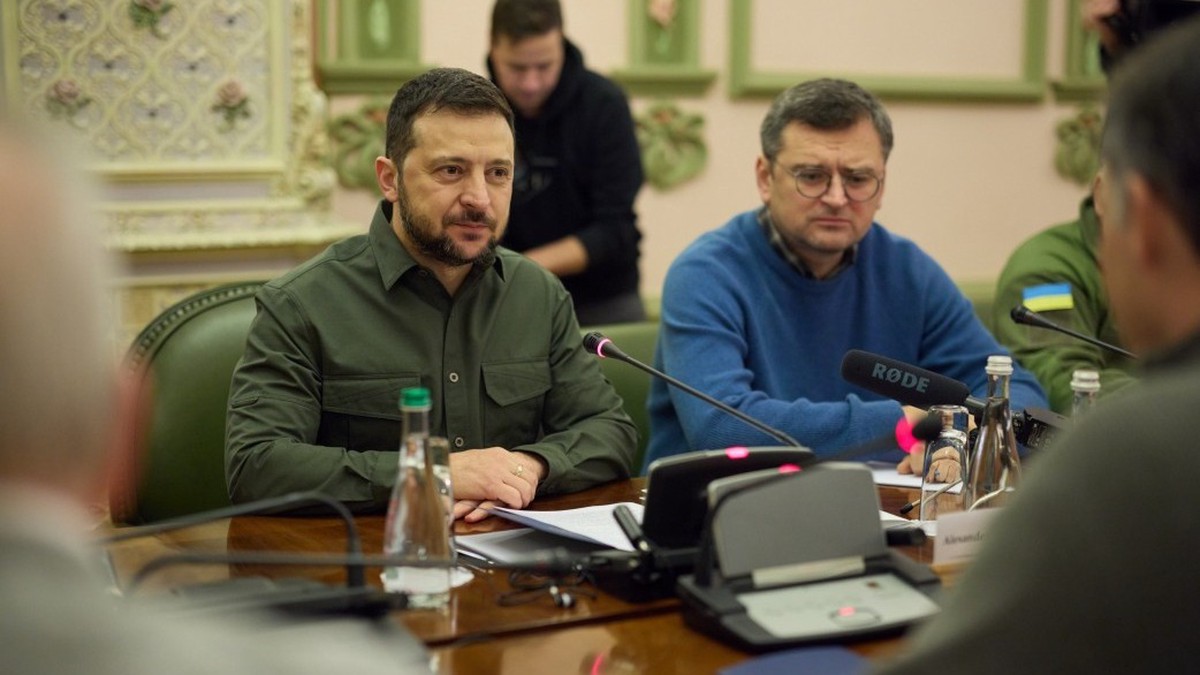 СМИ: Зеленский уволил Кулебу из-за плохой работы по привлечению военной помощи