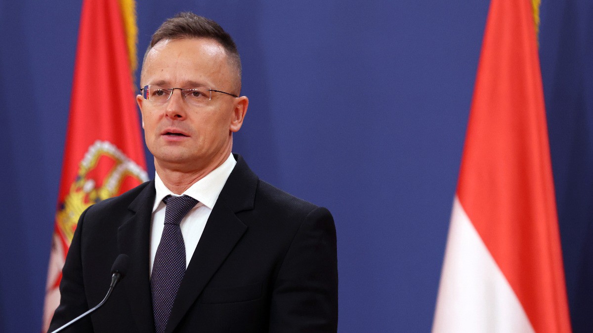 Глава венгерского МИД назвал условие для проведение комиссии Украина – НАТО