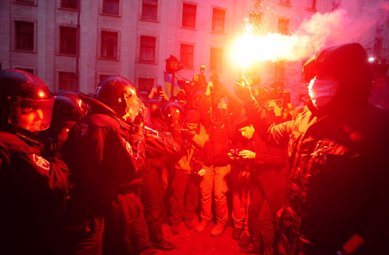 Синдром Майдана: как ровно девять лет назад Украина сошла с ума