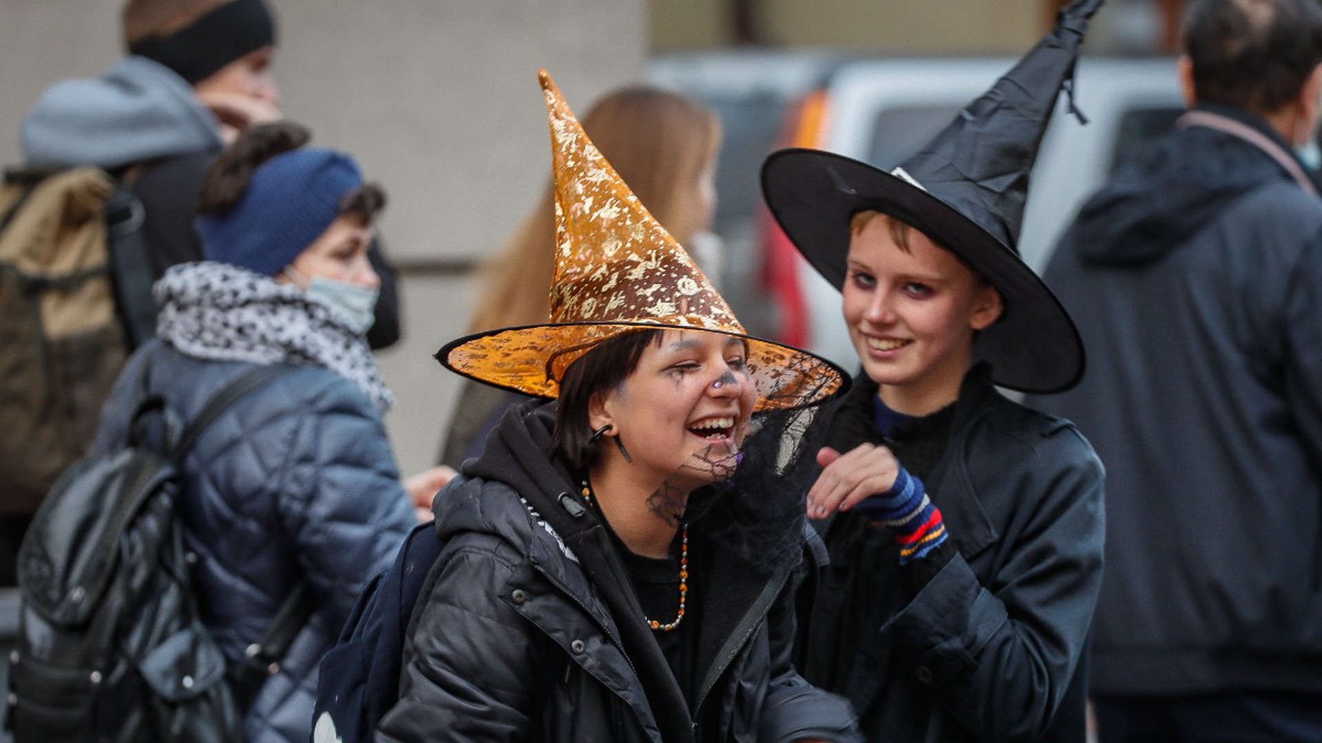 В России резко вырос спрос на хеллоуинские костюмы и искусственную паутину