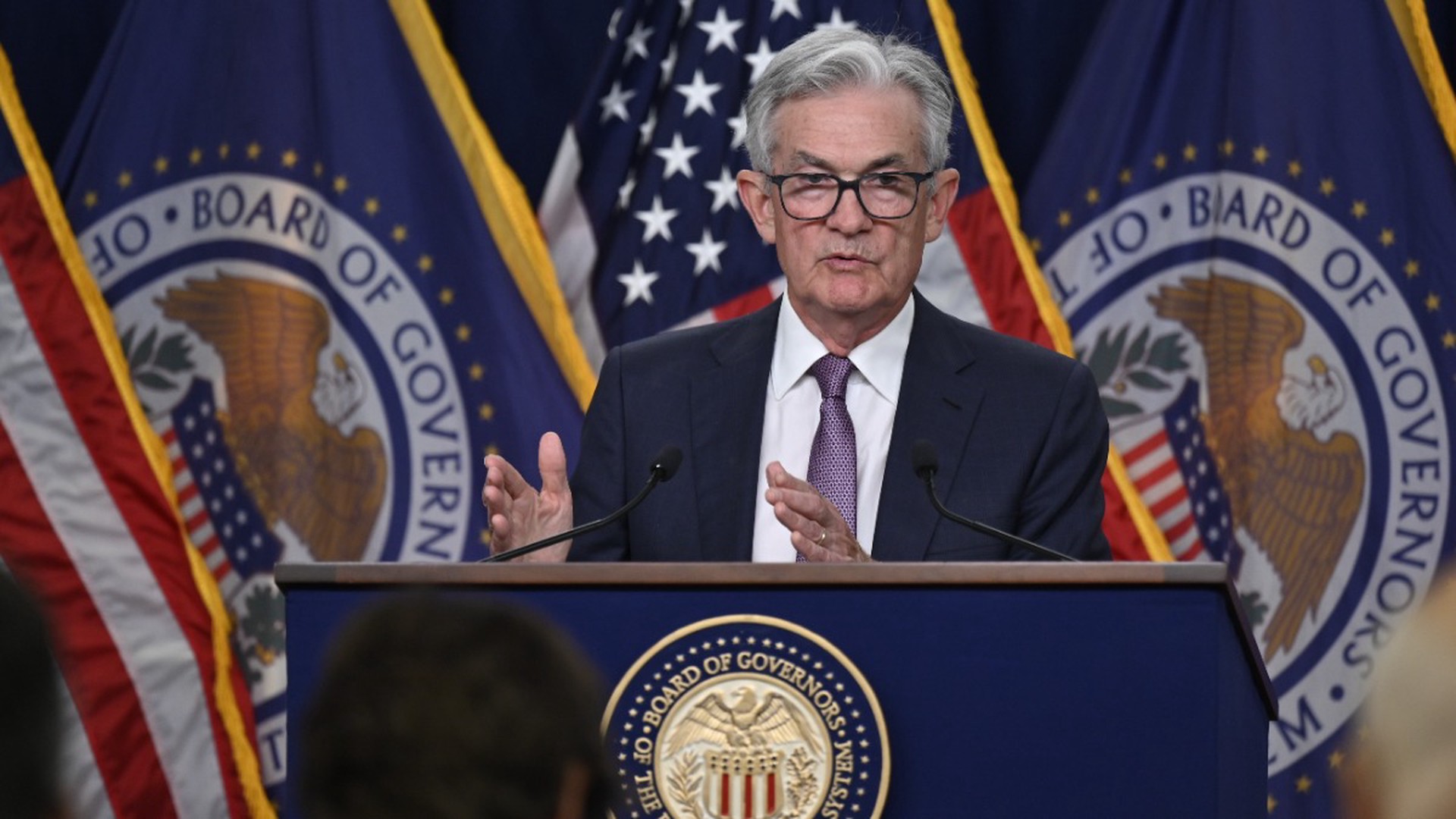 ФРС США повысила базовую ставку до максимума более чем за 20 лет