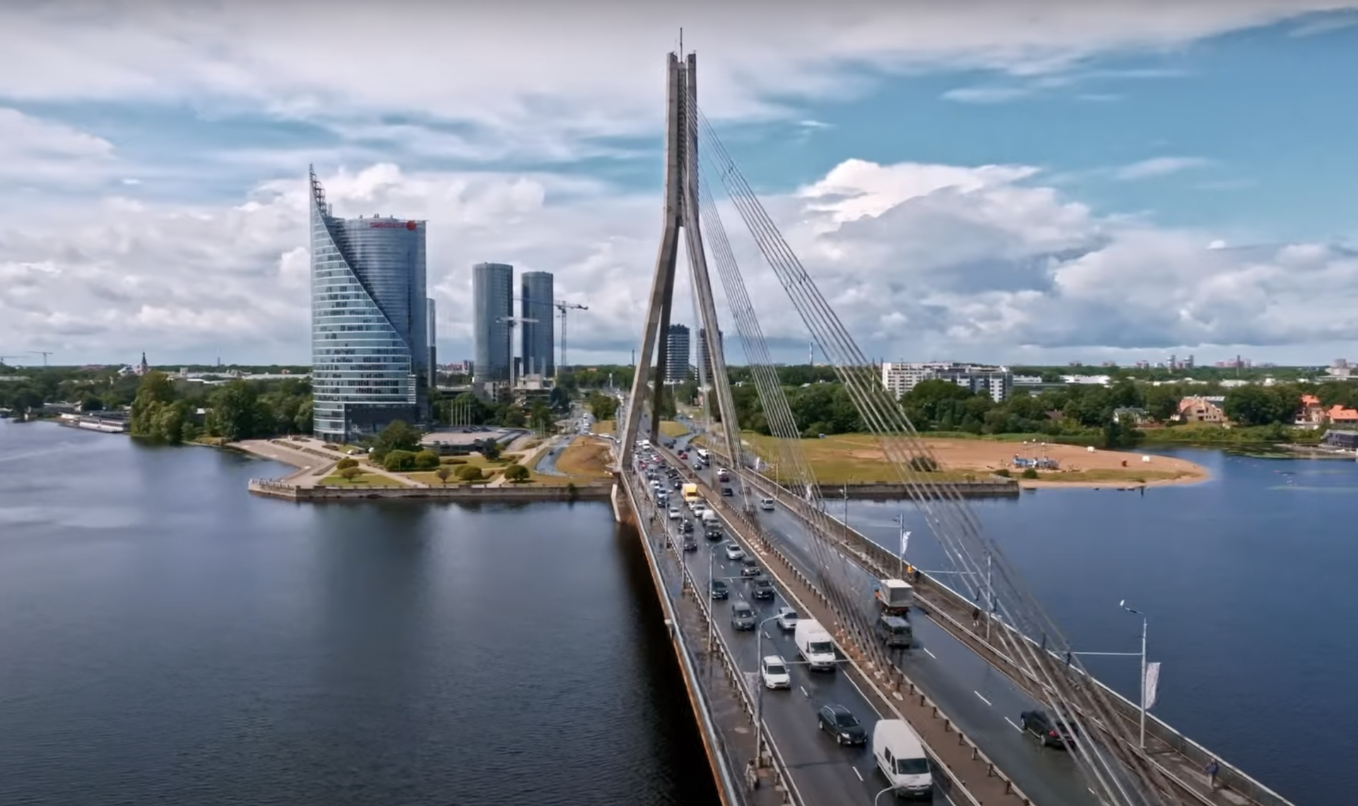 Украинские дроны прогнали туристов из Латвии