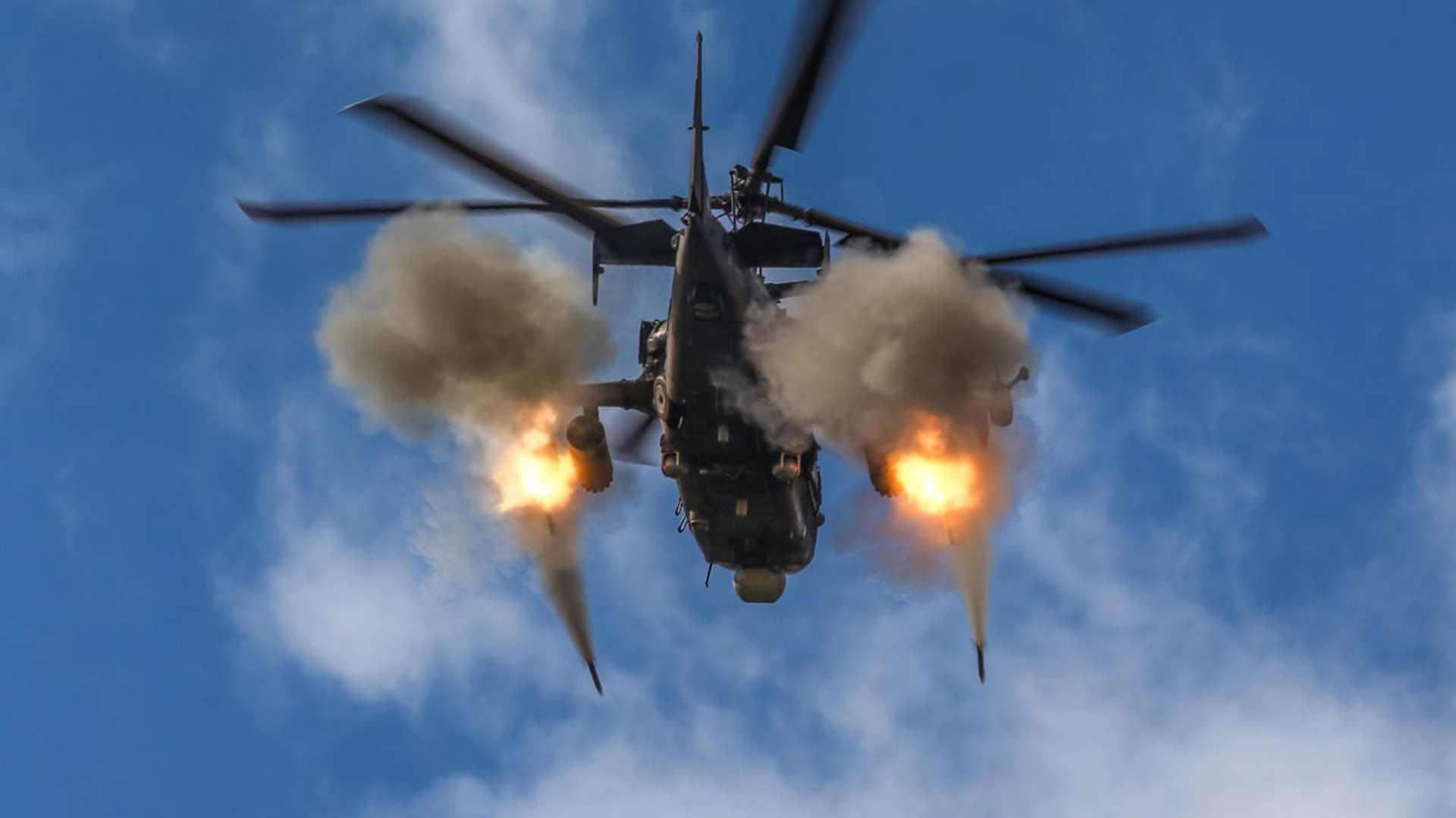Минобороны: экипажи вертолётов Ка-52 уничтожают опорные пункты и бронетехнику ВСУ