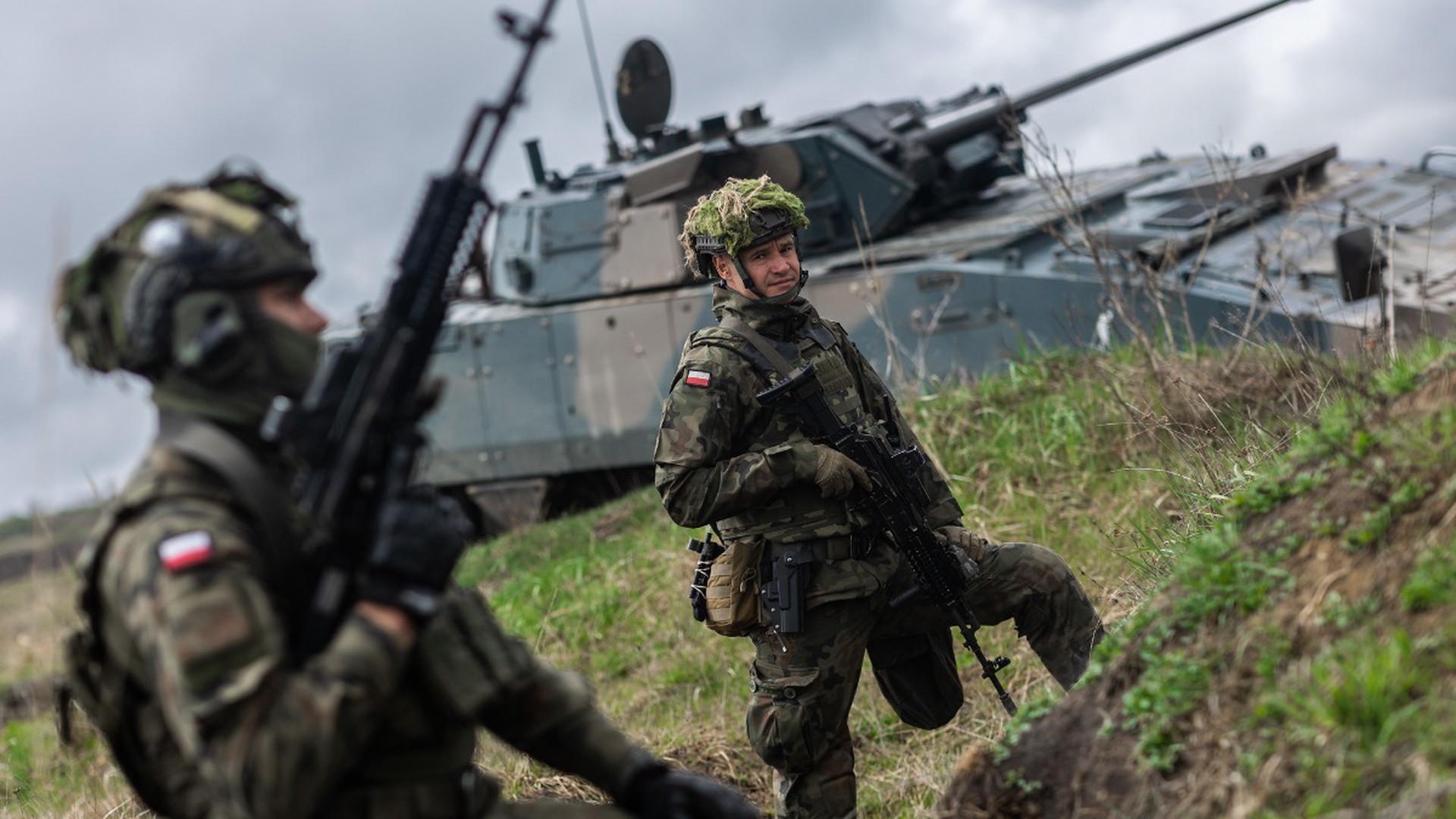 Польша отправит тысячу солдат и 200 единиц техники к границе с Белоруссией