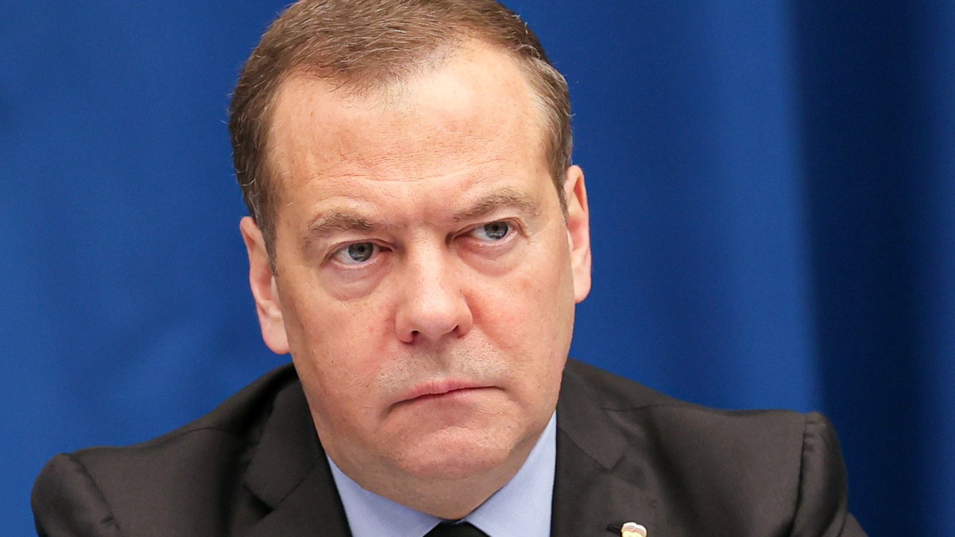 Медведев заявил, что Запад повышает возможность начала мировой войны