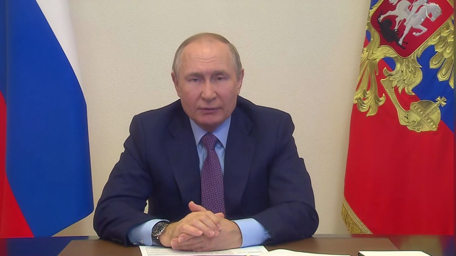 Путин поддержал идею распространения льготного автокредитования на военных